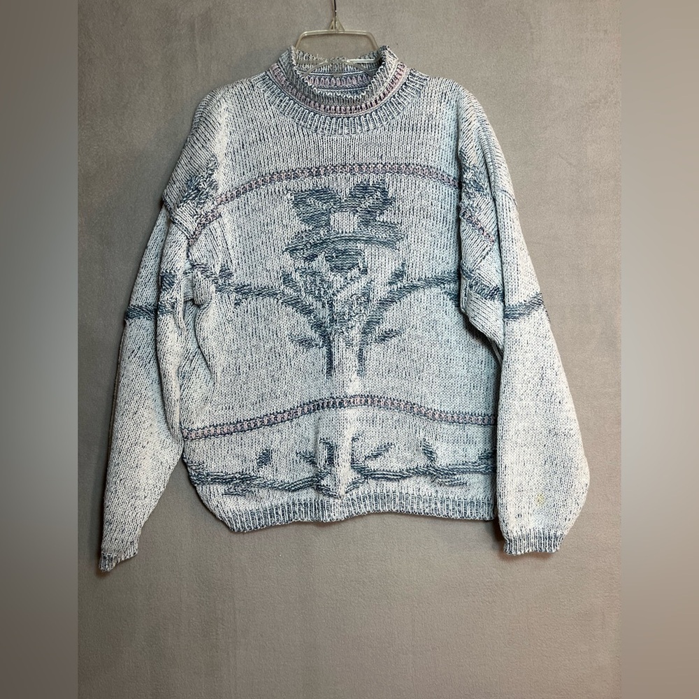 Castle Square Vintage Knit Sweater with Floral Design